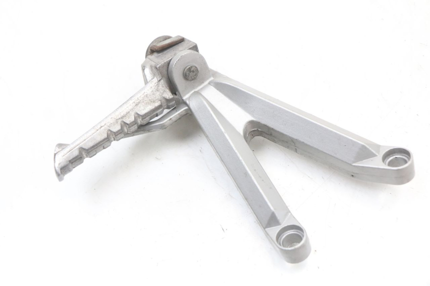 photo de FUSSRASTEN HALTEPLATTEN HINTEN LINKS HYOSUNG GTR 125 (2006 - 2008) - Detailansicht des Bauteils