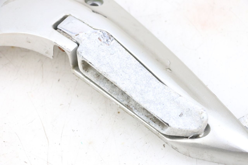 photo de FUSSRASTEN HALTEPLATTEN HINTEN LINKS JM MOTORS GTS 125 (2015 - 2019) - Charakteristische Merkmale