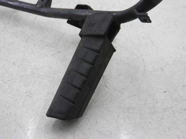 photo de FUSSRASTEN HALTEPLATTEN HINTEN LINKS HONDA FES PANTHEON 125 (2003 - 2007) - Zoom auf Gebrauchszustand