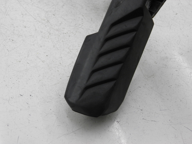 photo de FUSSRASTEN HALTEPLATTEN HINTEN LINKS HONDA FES S-WING SWING ABS 125 (2007 - 2015) - Weitere Ansicht des Artikels