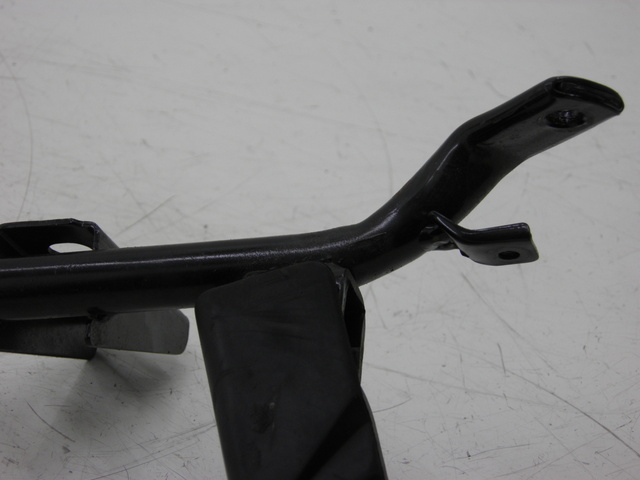 photo de FUSSRASTEN HALTEPLATTEN HINTEN LINKS HONDA FES S-WING SWING ABS 125 (2007 - 2015) - Charakteristische Merkmale