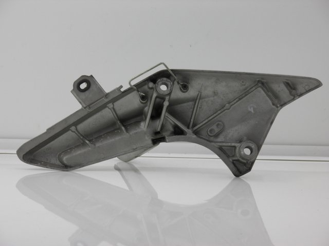 photo de FUSSRASTEN HALTEPLATTEN HINTEN LINKS HONDA FJS SILVER WING ABS 600 (2004 - 2007) - Zoom auf Gebrauchszustand