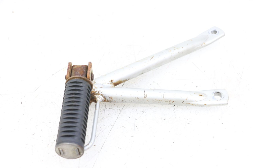 photo de FUSSRASTEN HALTEPLATTEN HINTEN LINKS KYMCO STRYKER OFF ROAD 125 (1999 - 2005) - Detailansicht des Bauteils