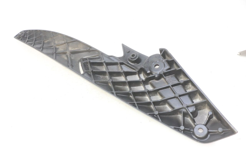 photo de LINKS HINTERE FUßRASTENHALTERUNG GILERA NEXUS 125 (2009 - 2013) - Technische Nahaufnahme