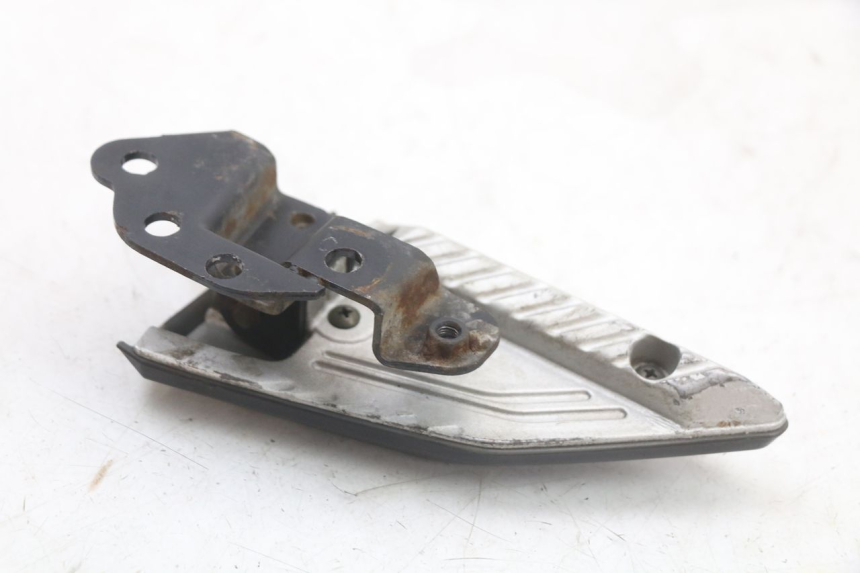 photo de FUSSRASTEN HALTEPLATTEN HINTEN LINKS PEUGEOT BELVILLE 125 (2017 - 2021) - Oberflächenzustand und Material