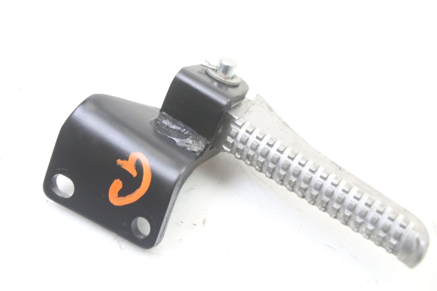 photo de FUSSRASTEN HALTEPLATTEN HINTEN LINKS PIAGGIO NRG POWER PUREJET 50 (2018 - 2021) - Zoom auf Gebrauchszustand