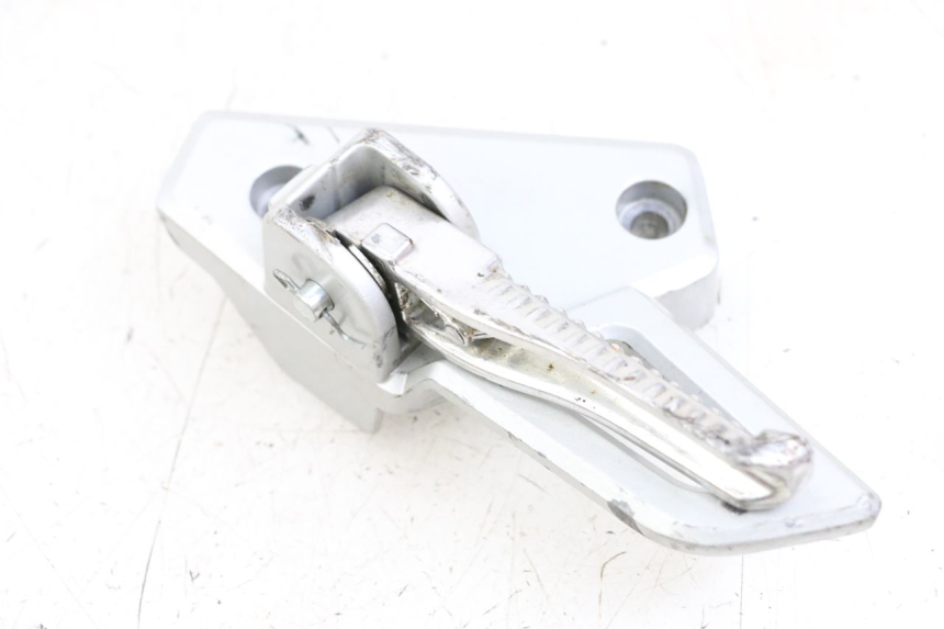 photo de FUSSRASTEN HALTEPLATTEN HINTEN LINKS PEUGEOT SPEEDFIGHT 4 2T 50 (2015 - 2019) - Technische Nahaufnahme