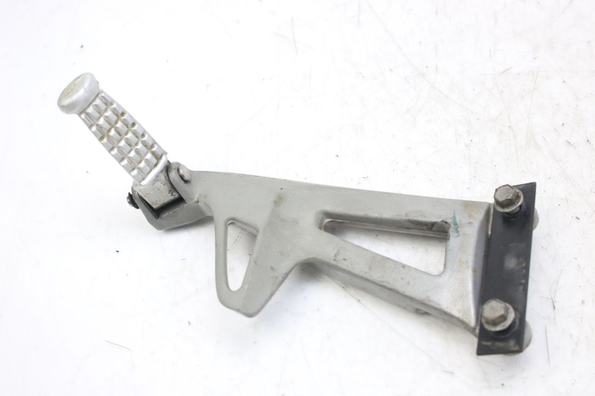 photo de LINKS HINTERER FUßRASTENHALTER TRIUMPH SPRINT ST 955 (1999 - 2001) - Zoom auf Gebrauchszustand