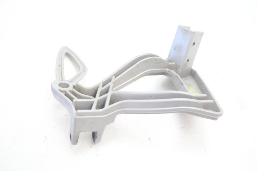 photo de FUSSRASTEN HALTEPLATTEN HINTEN LINKS CAN-AM SPYDER RS 1000 (2008 - 2012) - Alternative Perspektive