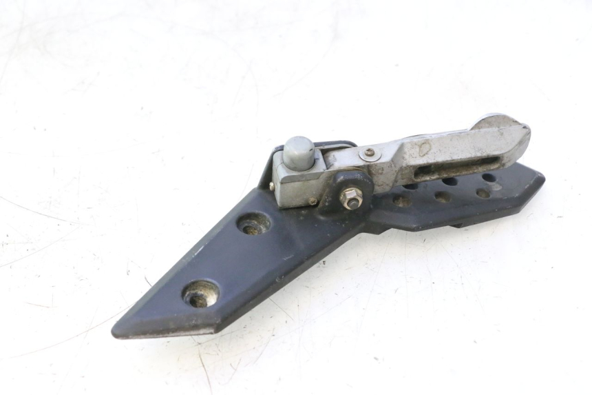 photo de FUSSRASTEN HALTEPLATTEN HINTEN LINKS KYMCO SUPER 8 2T 50 (2007 - 2013) - Details der Befestigungspunkte