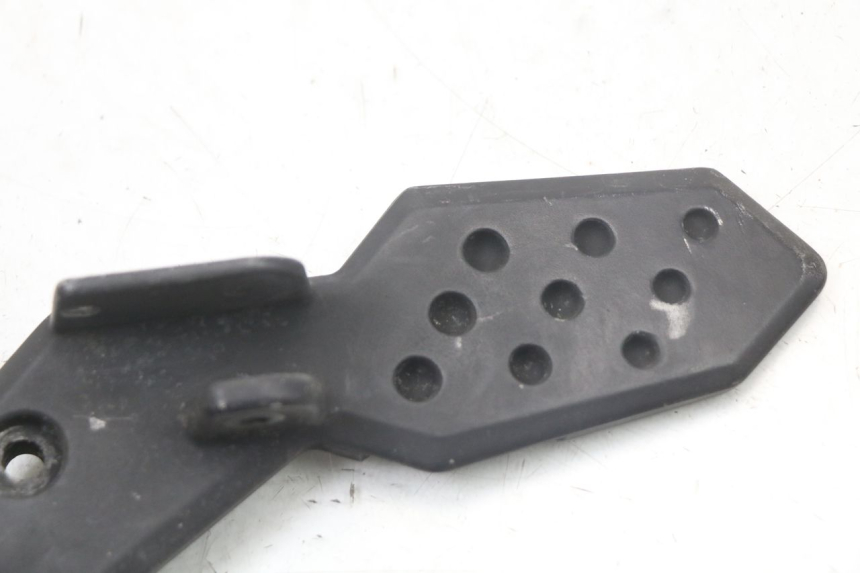 photo de FUSSRASTEN HALTEPLATTEN HINTEN LINKS KYMCO SUPER 8 125 (2008 - 2015) - Zoom auf Gebrauchszustand