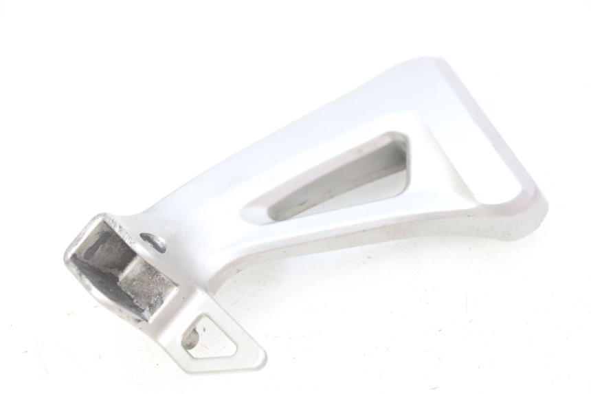 photo de LINKS HINTERE FUßRASTENHALTERUNG SUZUKI SV N 650 (1999 - 2002) - Alternative Perspektive