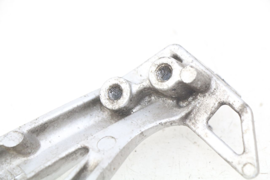 photo de LINKS HINTERER FUßRASTENHALTER SUZUKI SV S 650 (1999 - 2002) - Technische Nahaufnahme