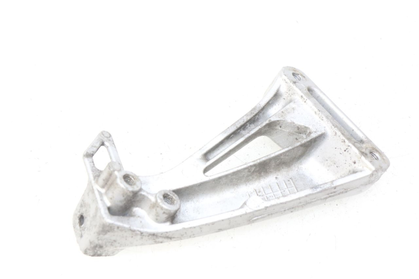 photo de LINKS HINTERER FUßRASTENHALTER SUZUKI SV S 650 (1999 - 2002) - Details der Befestigungspunkte