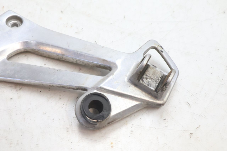 photo de FUSSRASTEN HALTEPLATTEN HINTEN LINKS YAMAHA XJR 1300 (1998 - 2002) - Zoom auf Gebrauchszustand