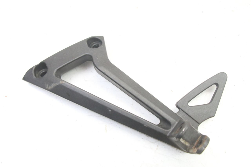 photo de FUSSRASTEN HALTEPLATTEN HINTEN LINKS YAMAHA FZ6 FAZER S2 600 (2007 - 2011) - Hauptansicht