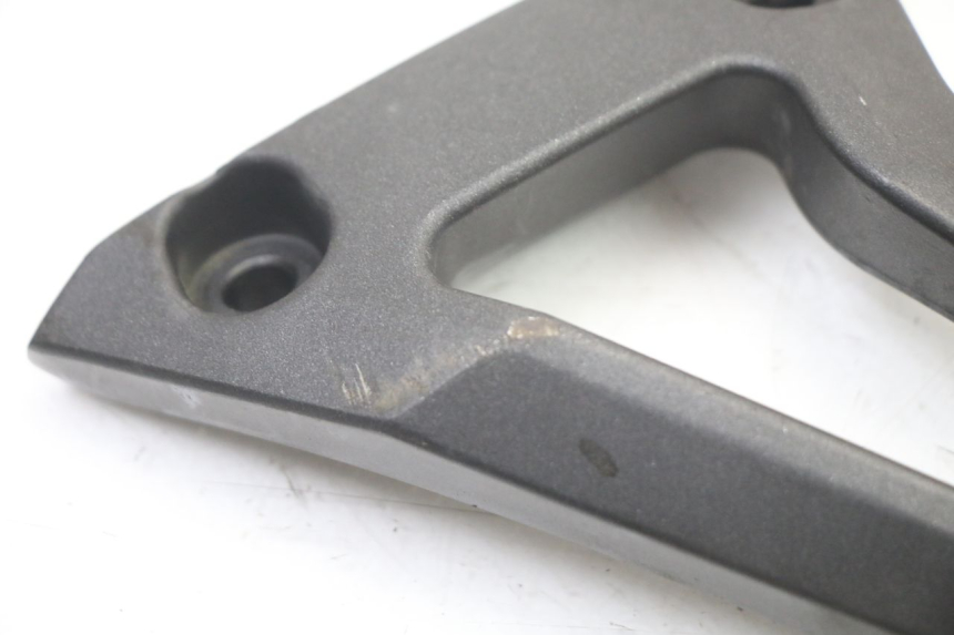 photo de FUSSRASTEN HALTEPLATTEN HINTEN LINKS YAMAHA FZ6 FAZER S2 600 (2007 - 2011) - Detailansicht des Bauteils