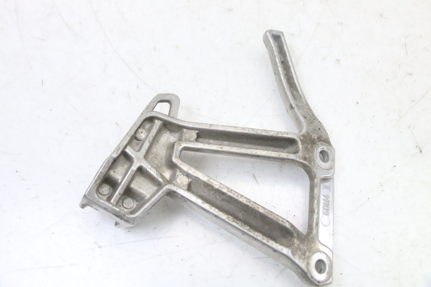 photo de FUSSRASTEN HALTEPLATTEN HINTEN LINKS YAMAHA FZS FAZER 600 (2001 - 2003) - Technische Nahaufnahme