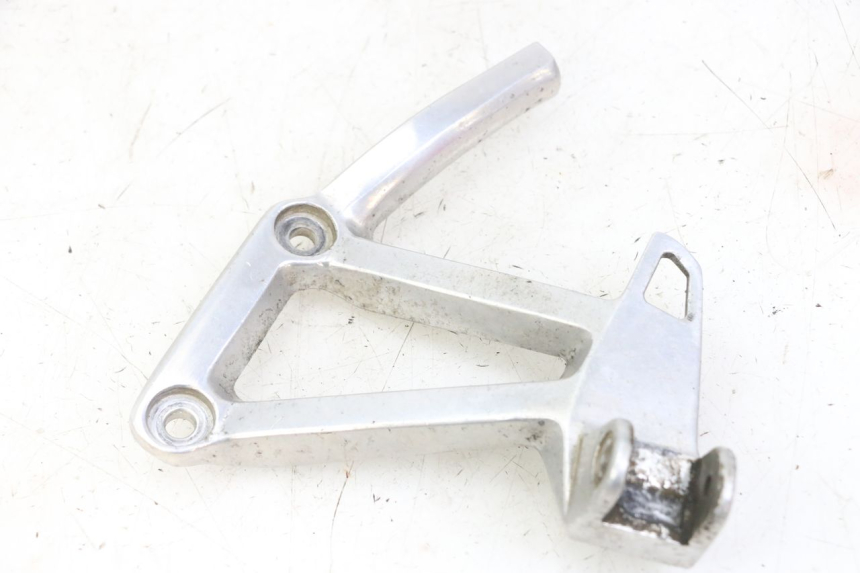 photo de FUSSRASTEN HALTEPLATTEN HINTEN LINKS YAMAHA FZS FAZER 600 (2001 - 2003) - Hauptansicht