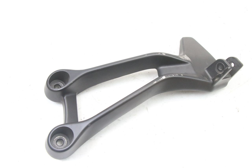 photo de FUSSRASTEN HALTEPLATTEN HINTEN LINKS YAMAHA TRACER 7 700 (2020 - 2024) - Alternative Perspektive