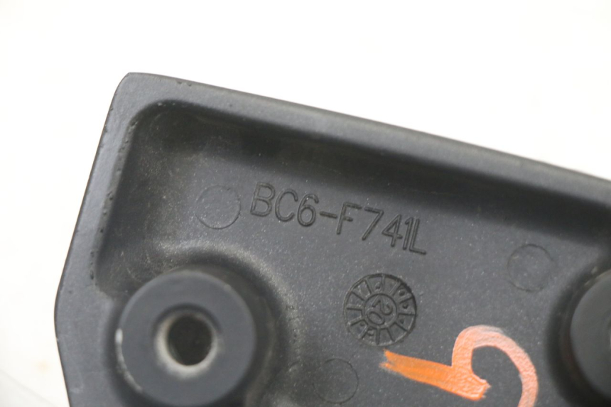 photo de FUSSRASTEN HALTEPLATTEN HINTEN LINKS YAMAHA TRACER 7 700 (2020 - 2024) - Details der Befestigungspunkte