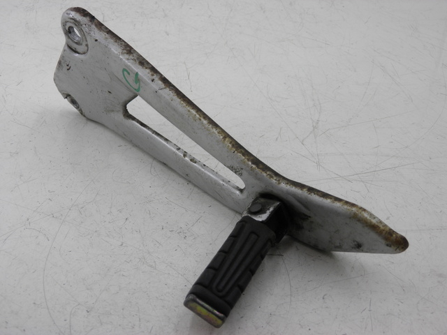 photo de FUSSRASTEN HALTEPLATTEN HINTEN LINKS YAMAHA YBR 125 (2004 - 2006) - Hauptansicht