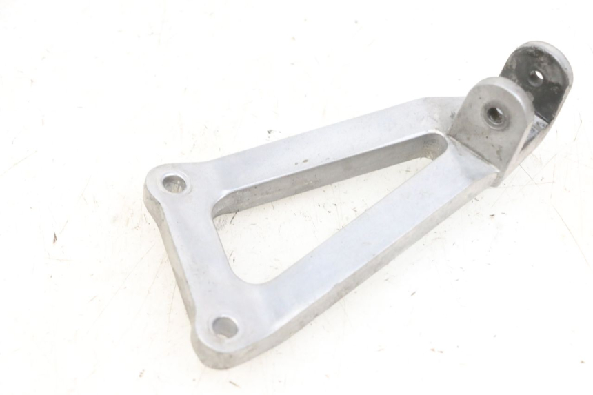 photo de FUSSRASTEN HALTEPLATTEN HINTEN LINKS KAWASAKI ZR 7 750 (1999 - 2004) - Hauptansicht