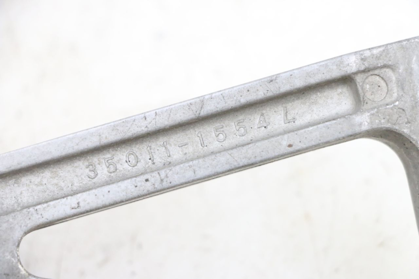 photo de FUSSRASTEN HALTEPLATTEN HINTEN LINKS KAWASAKI ZR 7 750 (1999 - 2004) - Detailansicht des Bauteils