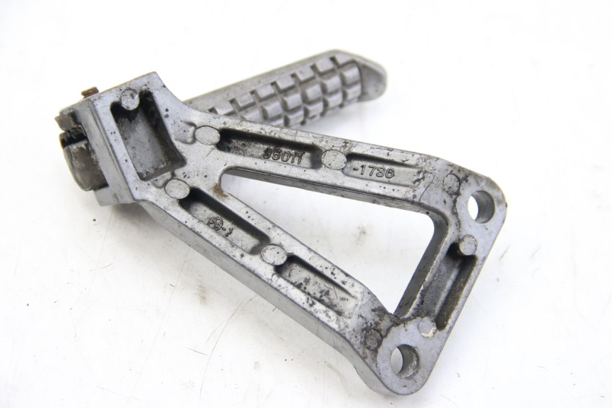 photo de LINKS HINTERER FUßRASTENHALTER KAWASAKI ZX-6R ZX6R 600 (1995 - 1997) - Zoom auf Gebrauchszustand