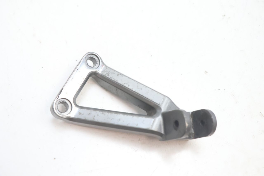 photo de LINKS HINTERER FUßRASTENHALTER KAWASAKI ZX-6R ZX6R 600 (1995 - 1997) - Detailansicht des Bauteils