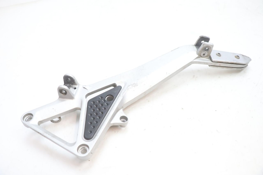photo de FUSSRASTEN HALTEPLATTEN VORN RECHT HONDA CB F HORNET 600 (2005 - 2006) - Alternative Perspektive