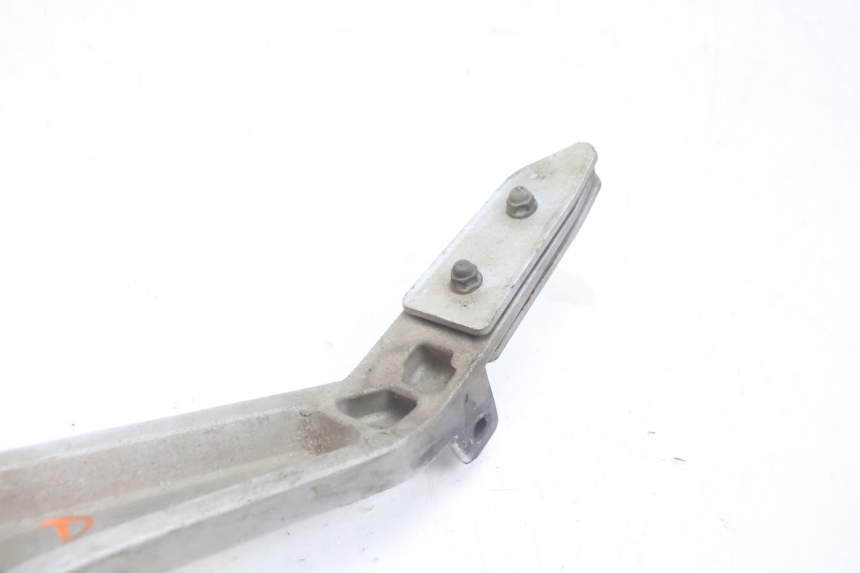 photo de FUSSRASTEN HALTEPLATTEN VORN RECHT HONDA CB F HORNET 600 (2005 - 2006) - Details der Befestigungspunkte
