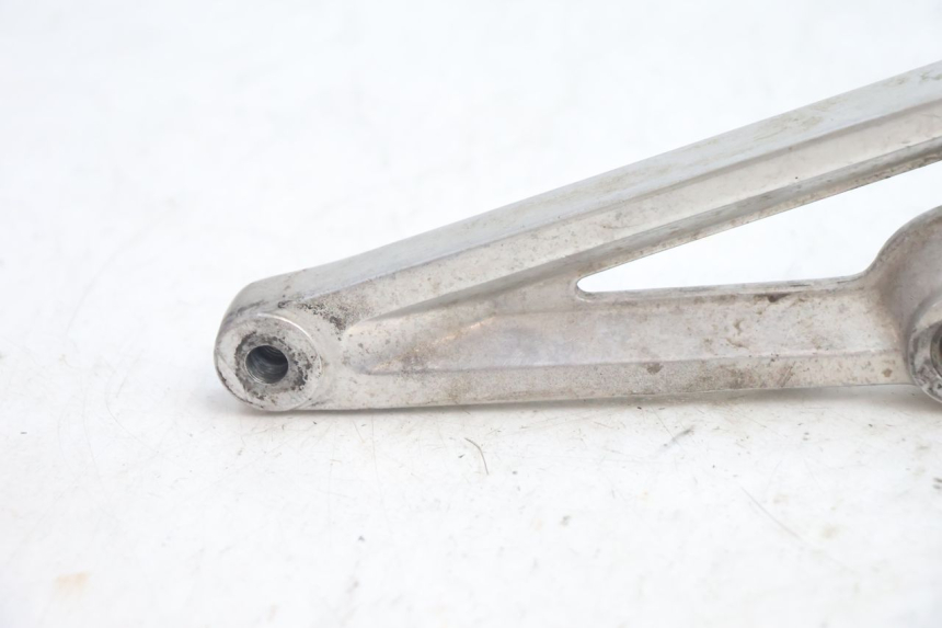 photo de FUSSRASTEN HALTEPLATTEN VORN RECHT HONDA CB TWO FIFTY 250 (1991 - 2002) - Detailansicht des Bauteils