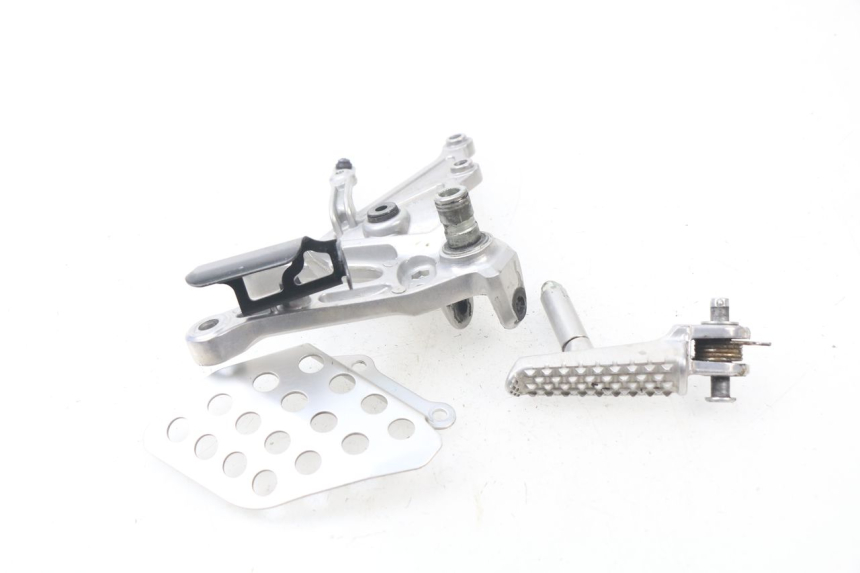 photo de FUSSRASTEN HALTEPLATTEN VORN RECHT HONDA CBR RR FIREBLADE 1000 (2006 - 2007) - Detailansicht des Bauteils