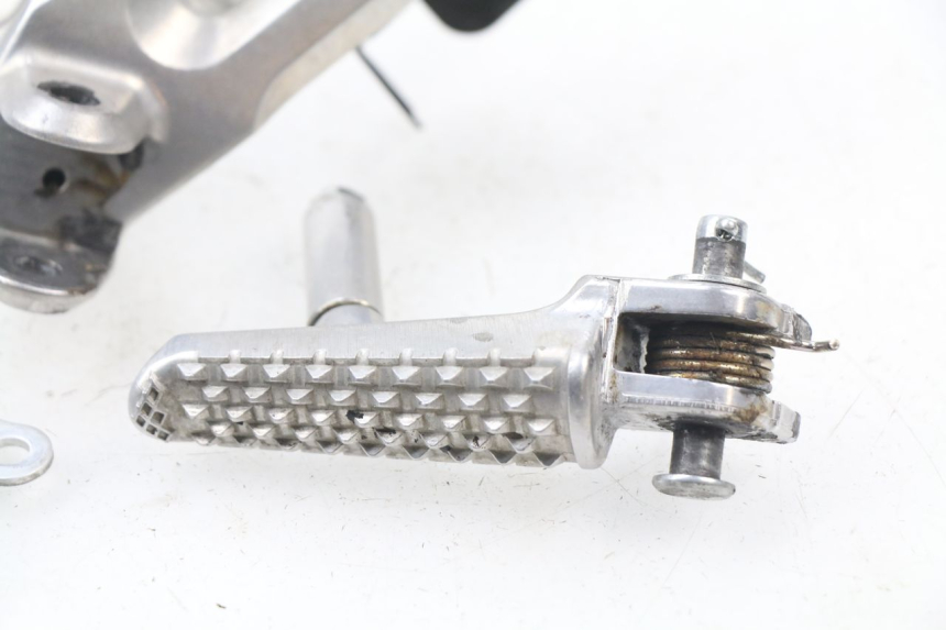 photo de FUSSRASTEN HALTEPLATTEN VORN RECHT HONDA CBR RR FIREBLADE 1000 (2006 - 2007) - Gesamtansicht des Produkts