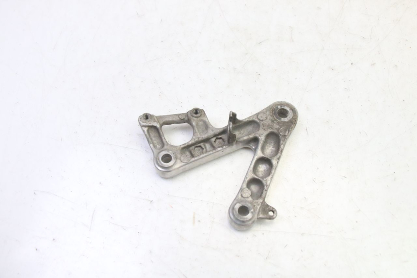 photo de FUSSRASTEN HALTEPLATTEN VORN RECHT HONDA CBR RR FIREBLADE 900 (1992 - 1994) - Zoom auf Gebrauchszustand