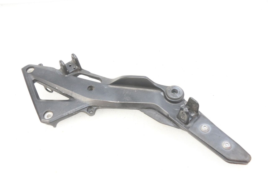 photo de FUSSRASTEN HALTEPLATTEN VORN RECHT HONDA CBRF CBR-F PC41 600 (2011 - 2013) - Technische Nahaufnahme