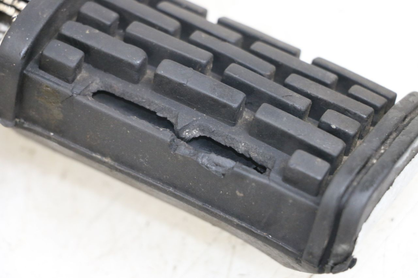 photo de FUSSRASTEN HALTEPLATTEN VORN RECHT APRILIA CLASSIC 125 (1995 - 2001) - Technische Nahaufnahme