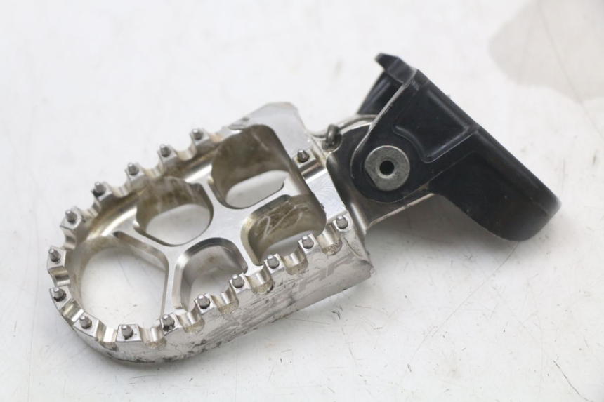 photo de FUSSRASTEN HALTEPLATTEN VORN RECHT HONDA CRF R 250 (2020 - 2021) - Details der Befestigungspunkte