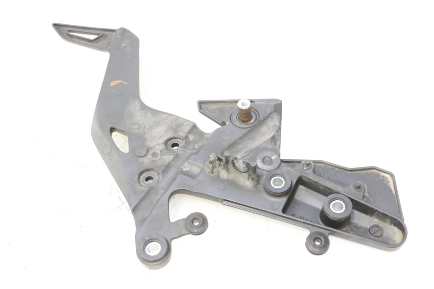 photo de FUSSRASTEN HALTEPLATTEN VORN RECHT KAWASAKI ER-6 ER6 F ABS 650 (2012 - 2016) - Details der Befestigungspunkte