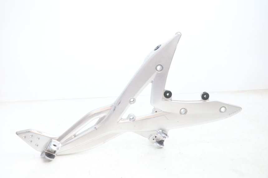 photo de FUSSRASTEN HALTEPLATTEN VORN RECHT KAWASAKI ER-6 ER6 N 650 (2005 - 2009) - Hauptansicht