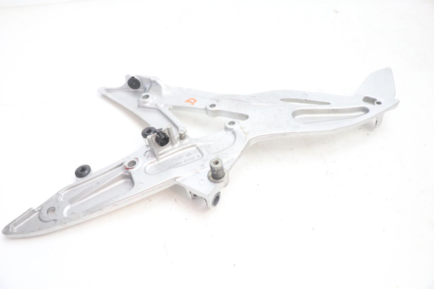 photo de FUSSRASTEN HALTEPLATTEN VORN RECHT KAWASAKI ER-6 ER6 N 650 (2005 - 2009) - Oberflächenzustand und Material