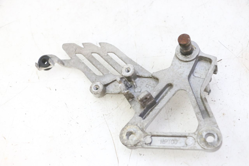 photo de FUSSRASTEN HALTEPLATTEN VORN RECHT STAHO FH 50 (2018 - 2019) - Zoom auf Gebrauchszustand