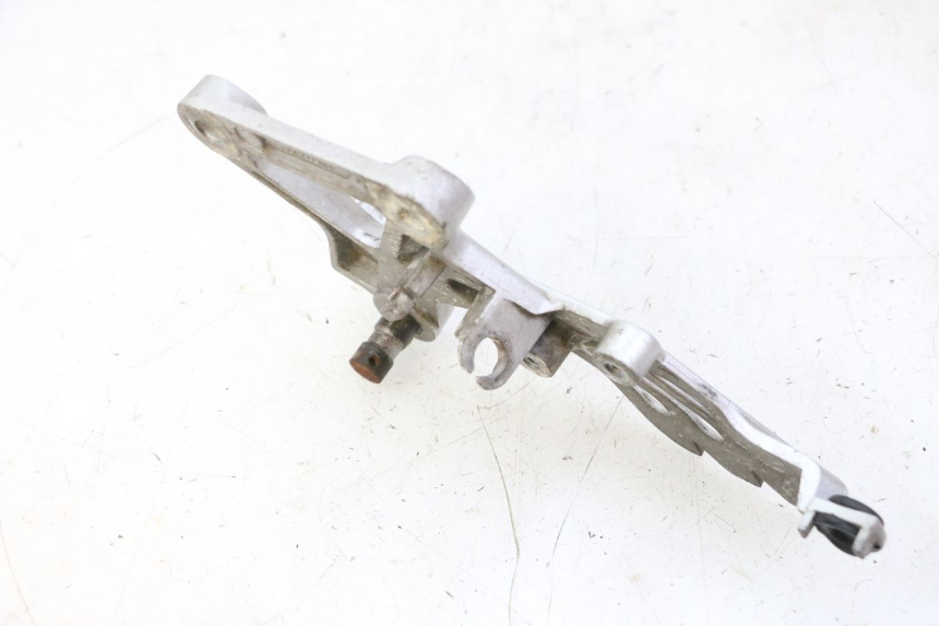 photo de FUSSRASTEN HALTEPLATTEN VORN RECHT STAHO FH 50 (2018 - 2019) - Alternative Perspektive