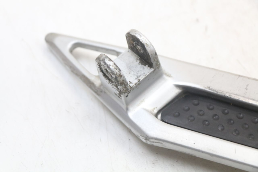 photo de RECHTE VORDERE FUßRASTENHALTERUNG YAMAHA FJR ABS 1300 (2006 - 2012) - Alternative Perspektive