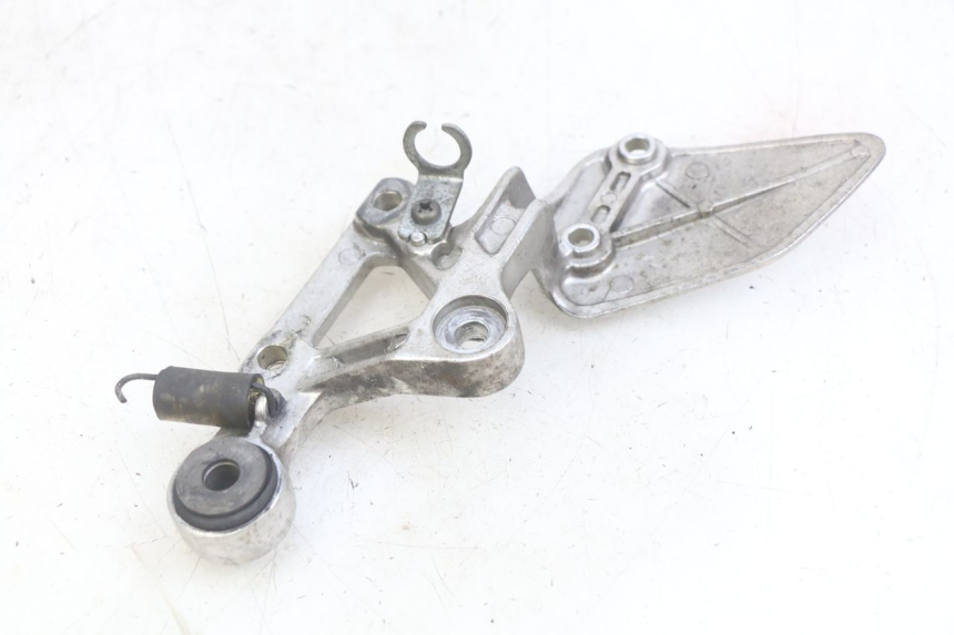 photo de RECHTE VORDERE FUßRASTENHALTERUNG YAMAHA FZS FAZER 600 (1998 - 2001) - Alternative Perspektive