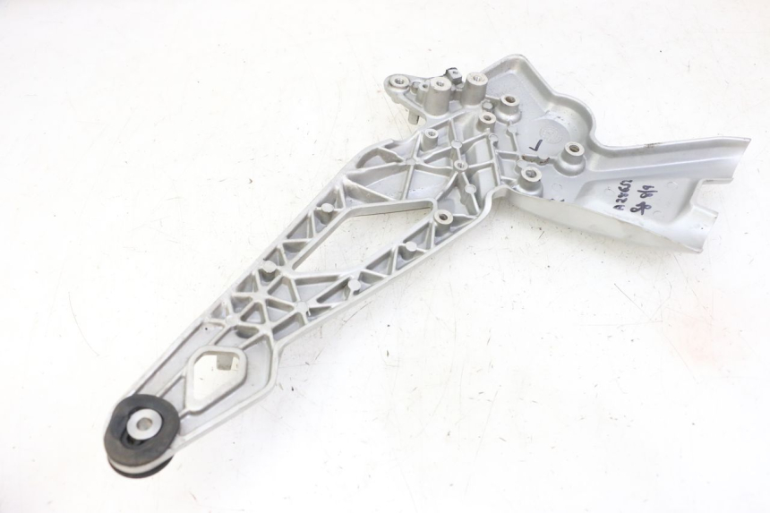 photo de FUSSRASTEN HALTEPLATTEN VORN RECHT BMW G310 R 310 (2016 - 2020) - Zoom auf Gebrauchszustand