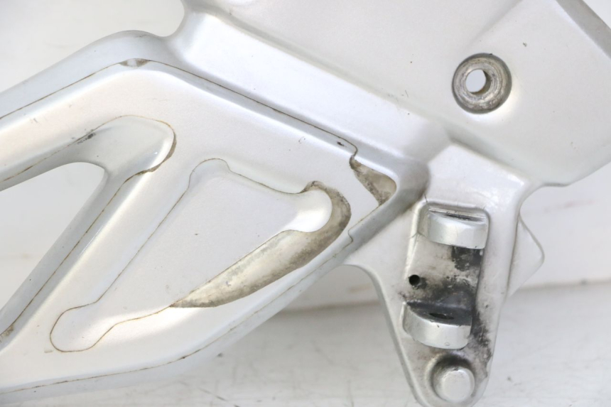 photo de FUSSRASTEN HALTEPLATTEN VORN RECHT BMW G310 R 310 (2016 - 2020) - Oberflächenzustand und Material