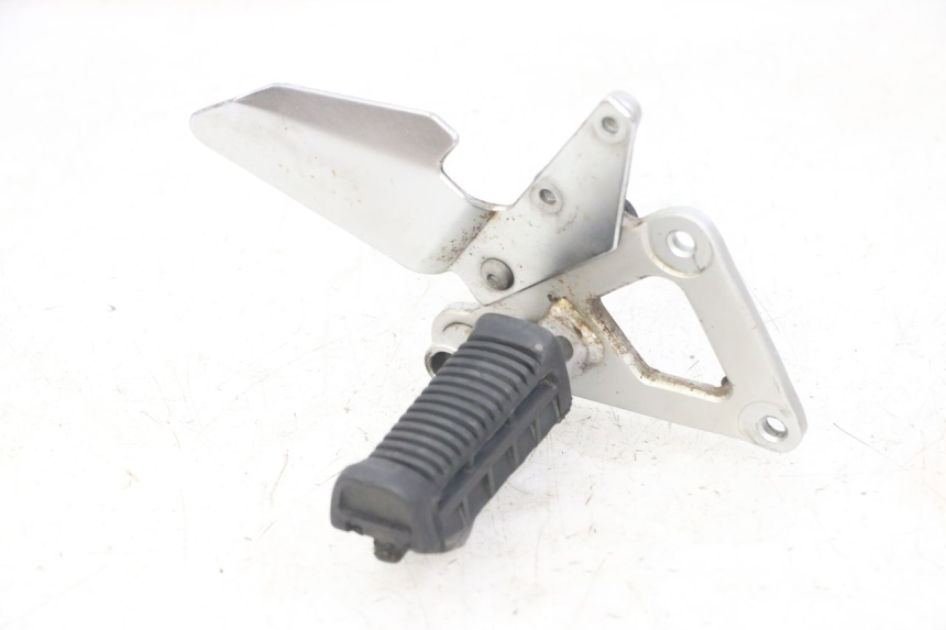 photo de FUSSRASTEN HALTEPLATTEN VORN RECHT SUZUKI GS GSE 500 (2001 - 2003) - Hauptansicht