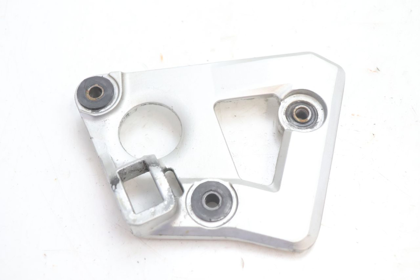 photo de FUSSRASTEN HALTEPLATTEN VORN RECHT SUZUKI GSX F GSXF 750 (1988 - 1998) - Hauptansicht